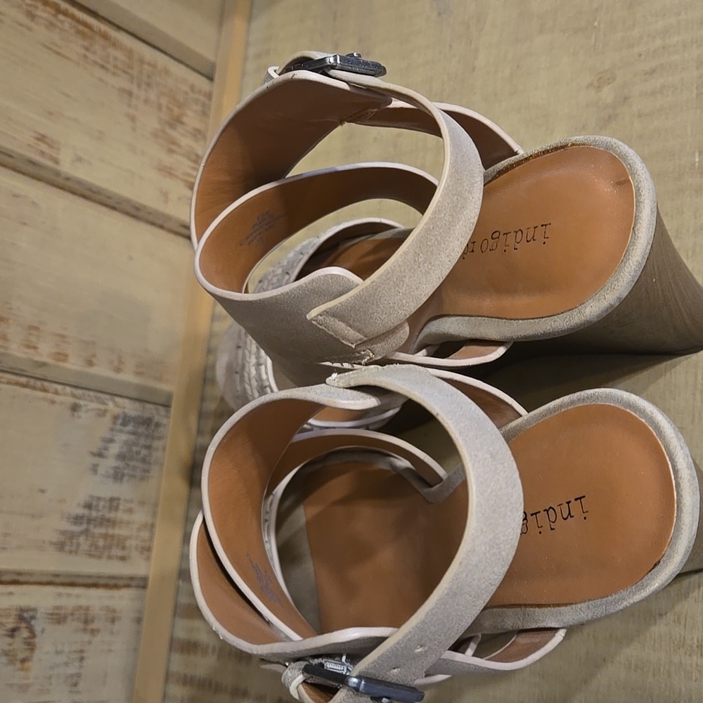 Indigo Rd Tan Wedge Sandals Size 6.5 - Picture 8 of 11